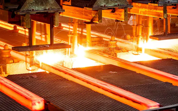 InfraTec Thermographic Automation Solutions - Steel Production - Picture credits: © iStock.com / zhaojiankang