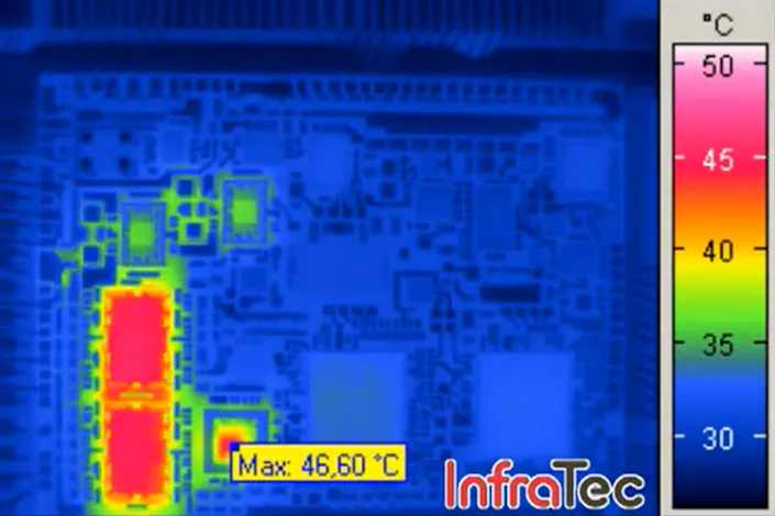 Electronic tests using a thermal camera