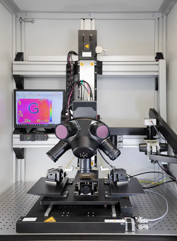 E-LIT test bench equipped with motorized lens turret