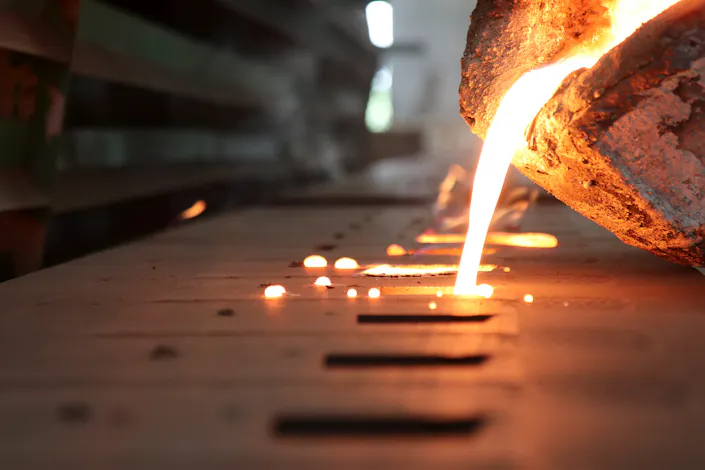 InfraTec | Thermography in Casting, molten metal - Picture credits: @ iStock / Warut1