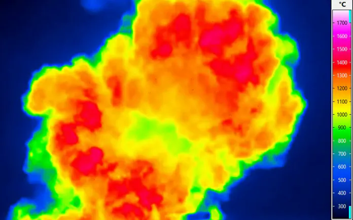 Image: Recording an explosion with a thermal imaging camera ImageIR® 8800