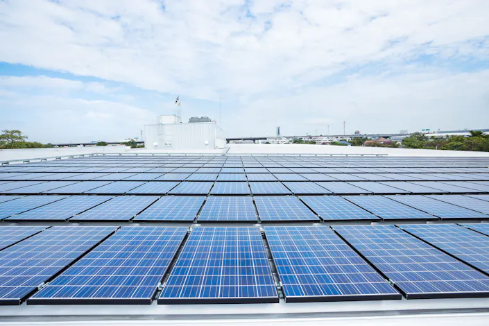 OEM-Solu­tions-for-Indus­trial-Use-Photovoltaic-picture-credit-istock-kinwun
