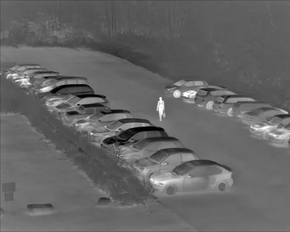 thermography of a parking space with VarioCAM HD head security