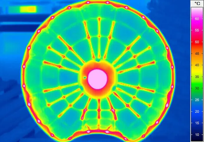 Thermografie-Überprüfung des Abkühlungsverlaufes eines Kunststoffformteiles